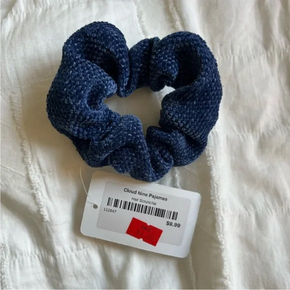 4pcs Knit Scrunchie Set! - Picture 7 of 7